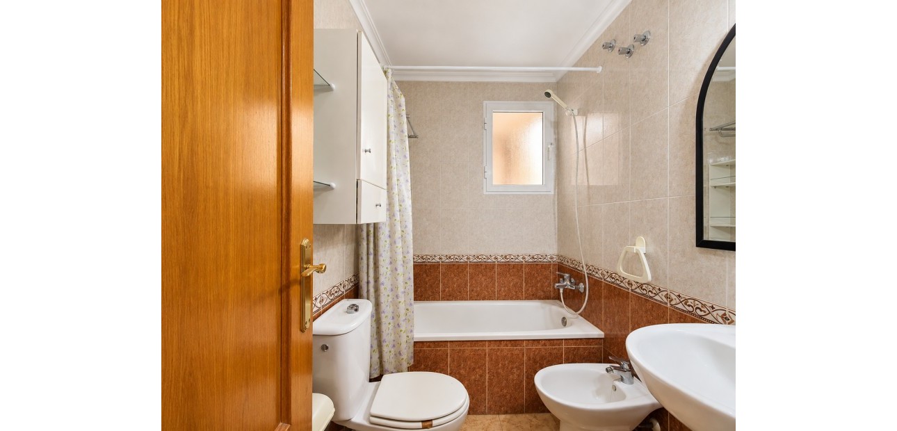Herverkoop - Appartement / flat -
Torrevieja - Playa Del Cura
