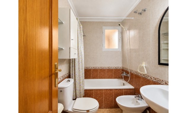 Herverkoop - Appartement / flat -
Torrevieja - Playa Del Cura