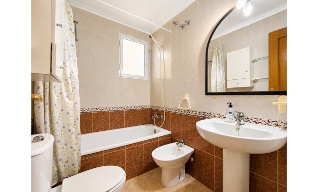 Herverkoop - Appartement / flat -
Torrevieja - Playa Del Cura