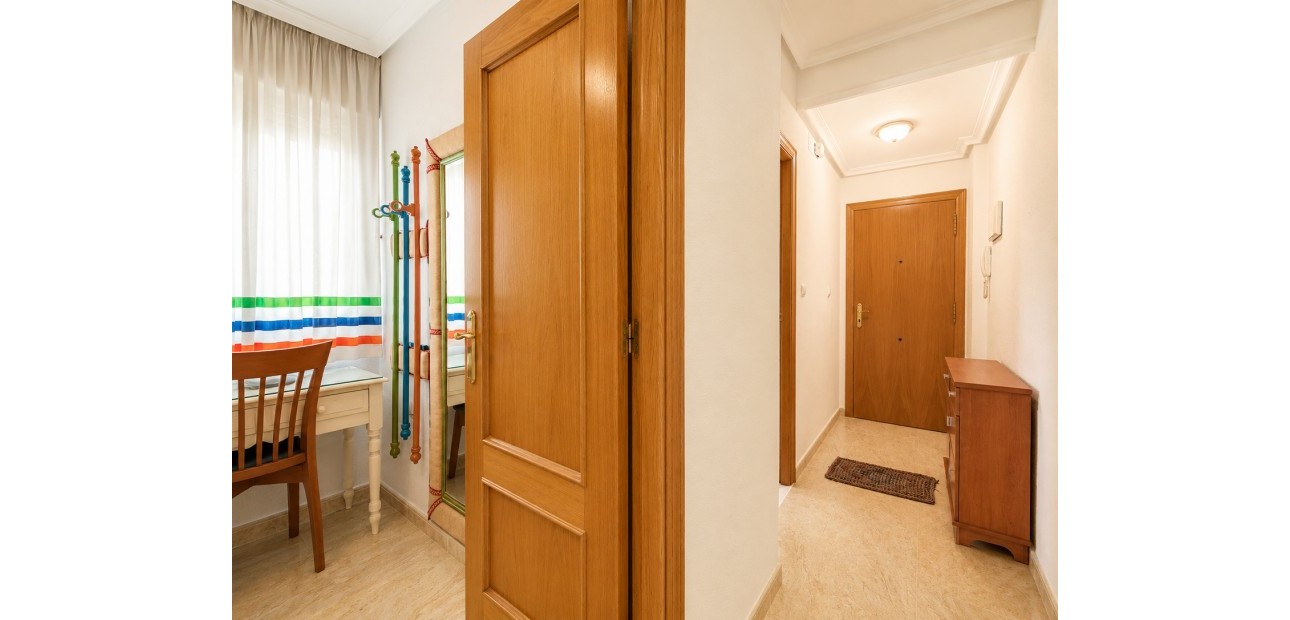 Herverkoop - Appartement / flat -
Torrevieja - Playa Del Cura