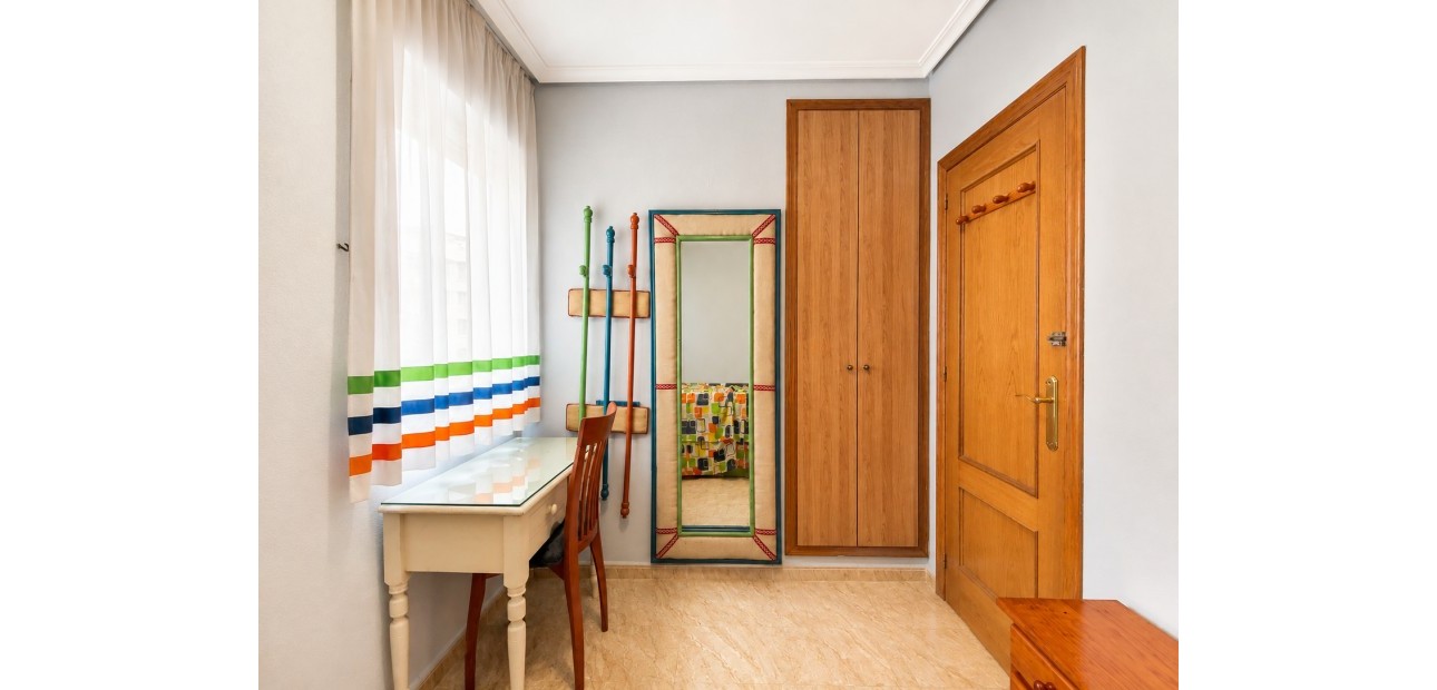 Herverkoop - Appartement / flat -
Torrevieja - Playa Del Cura