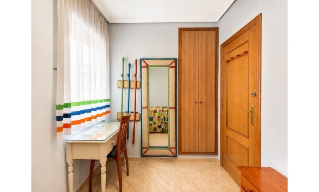 Herverkoop - Appartement / flat -
Torrevieja - Playa Del Cura