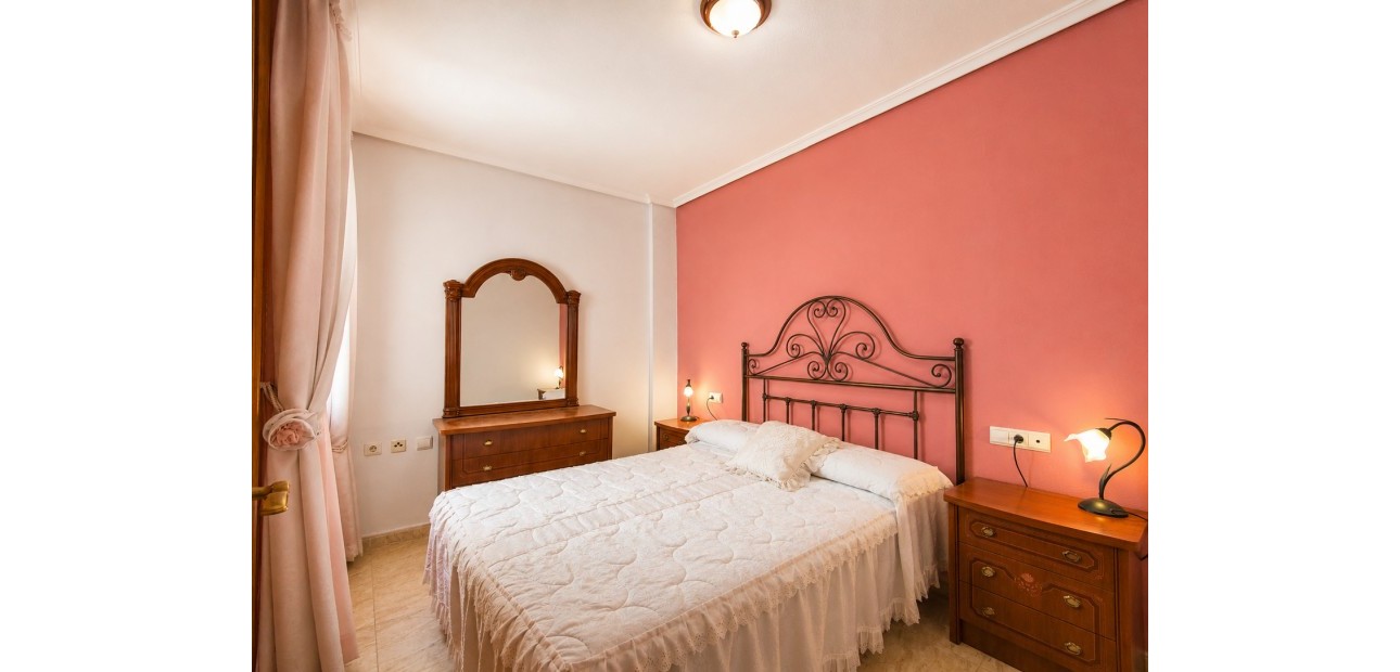 Herverkoop - Appartement / flat -
Torrevieja - Playa Del Cura