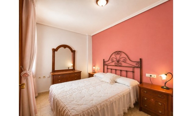 Herverkoop - Appartement / flat -
Torrevieja - Playa Del Cura