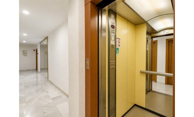 Herverkoop - Appartement / flat -
Torrevieja - Playa Del Cura