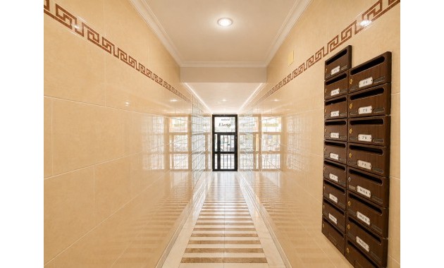 Herverkoop - Appartement / flat -
Torrevieja - Playa Del Cura