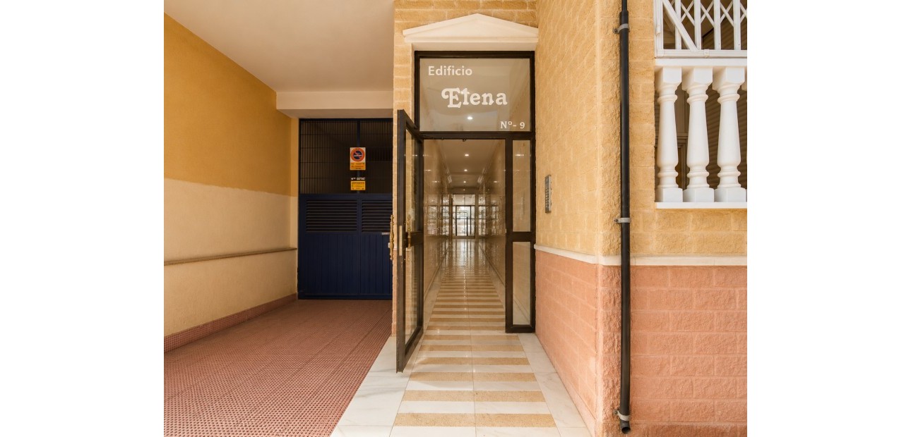 Herverkoop - Appartement / flat -
Torrevieja - Playa Del Cura