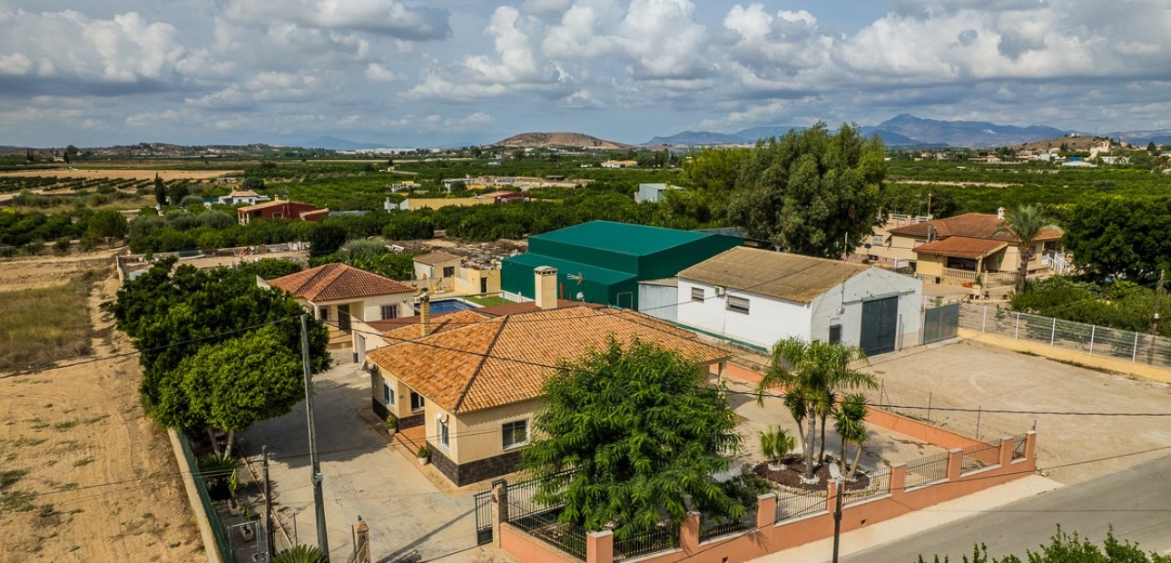 Herverkoop - Villa -
Orihuela - La Matanza