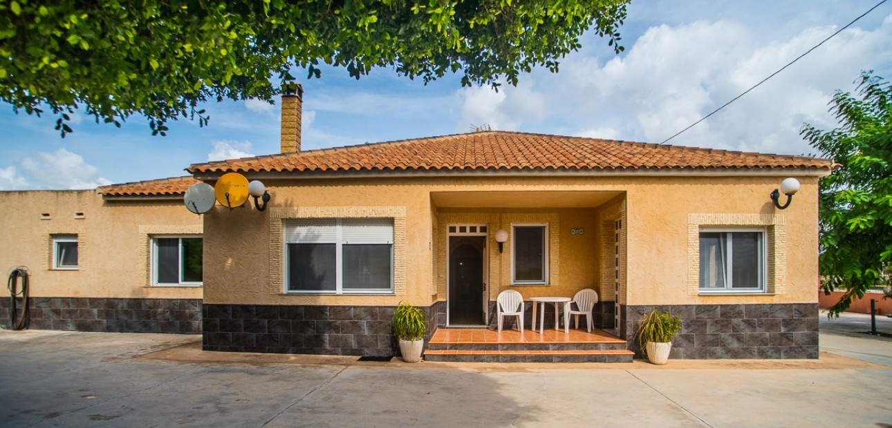 Herverkoop - Villa -
Orihuela - La Matanza