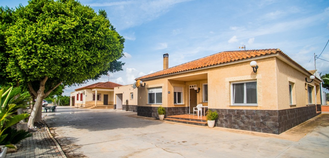 Herverkoop - Villa -
Orihuela - La Matanza