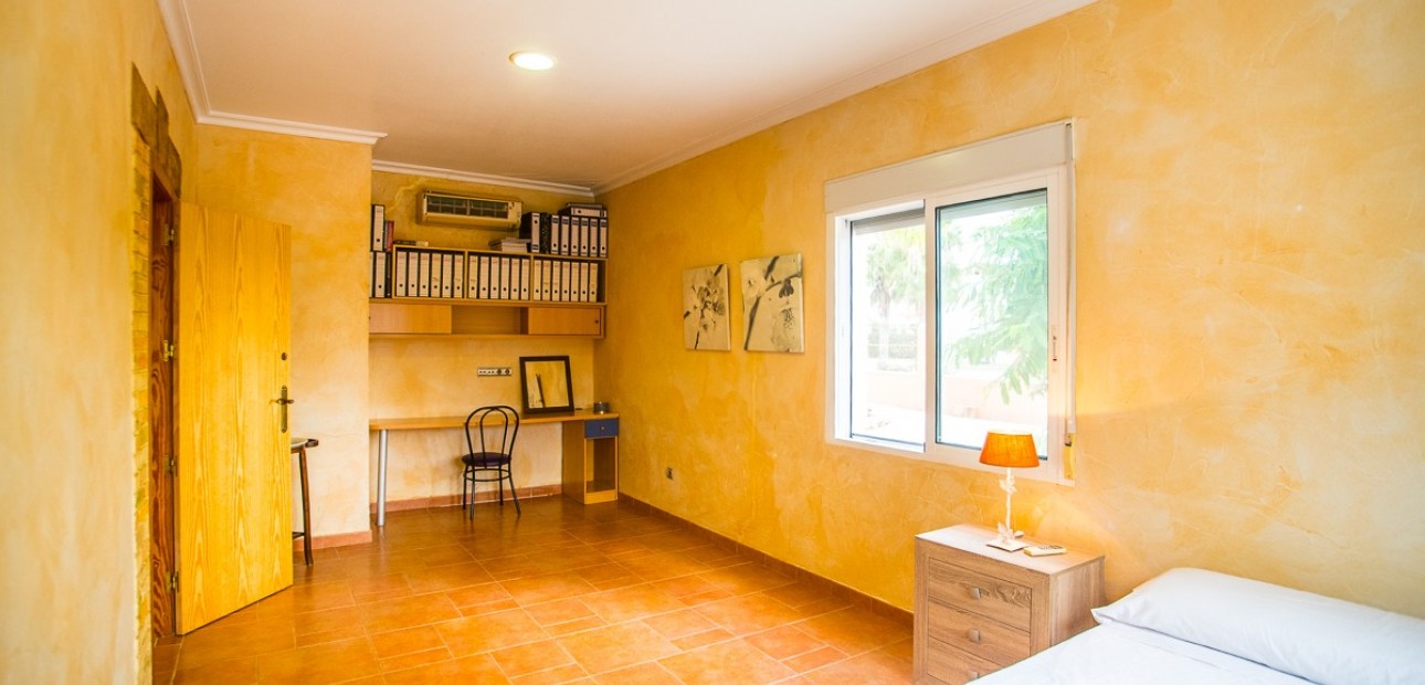 Herverkoop - Villa -
Orihuela - La Matanza
