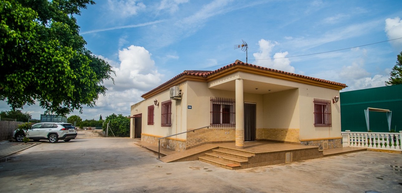 Herverkoop - Villa -
Orihuela - La Matanza