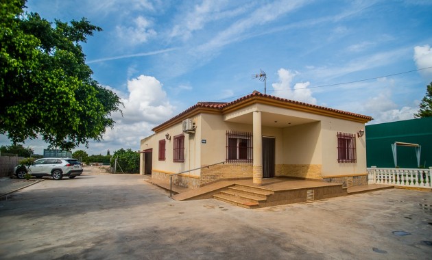 Herverkoop - Villa -
Orihuela - La Matanza