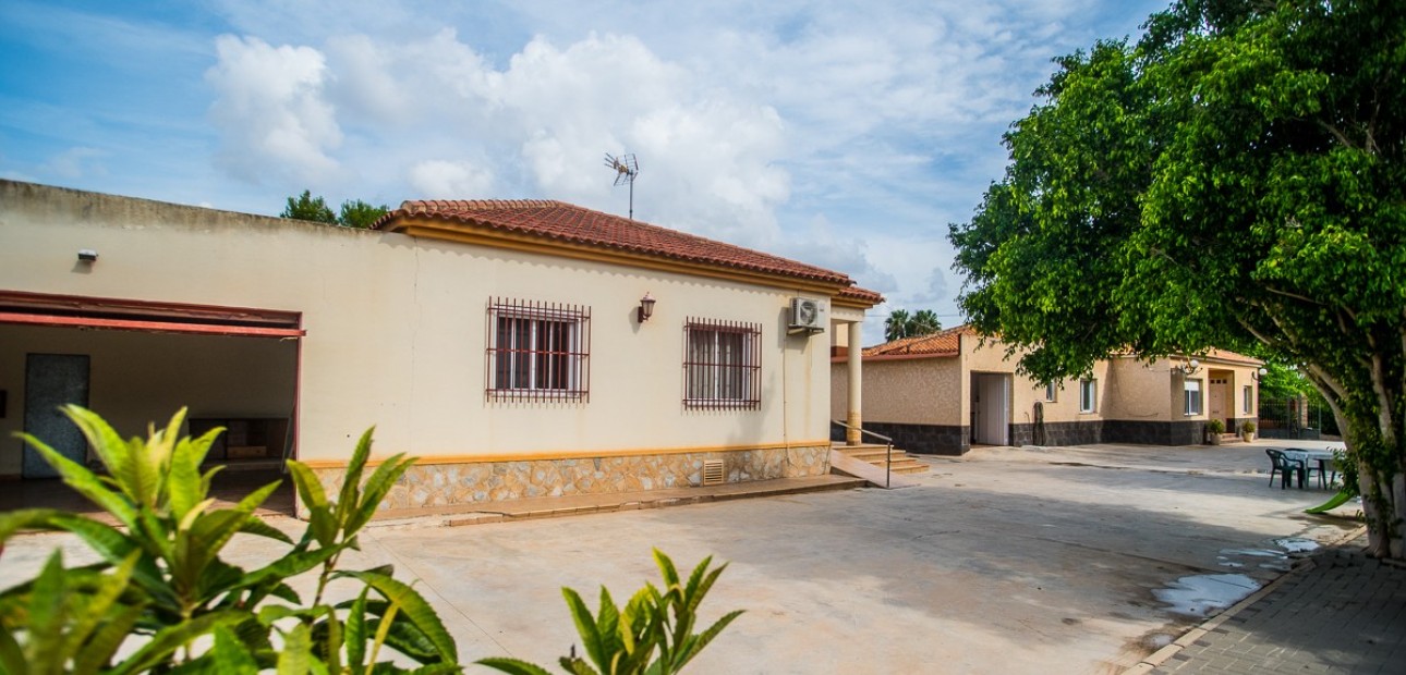 Herverkoop - Villa -
Orihuela - La Matanza