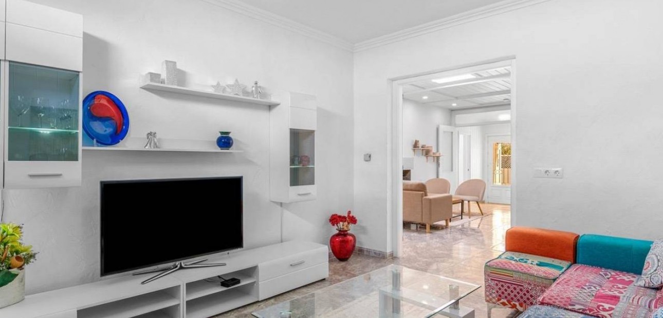 Herverkoop - Villa -
Ciudad Quesada - Costa Blanca