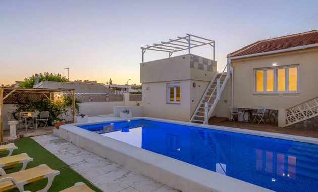 Herverkoop - Villa -
Ciudad Quesada - Costa Blanca