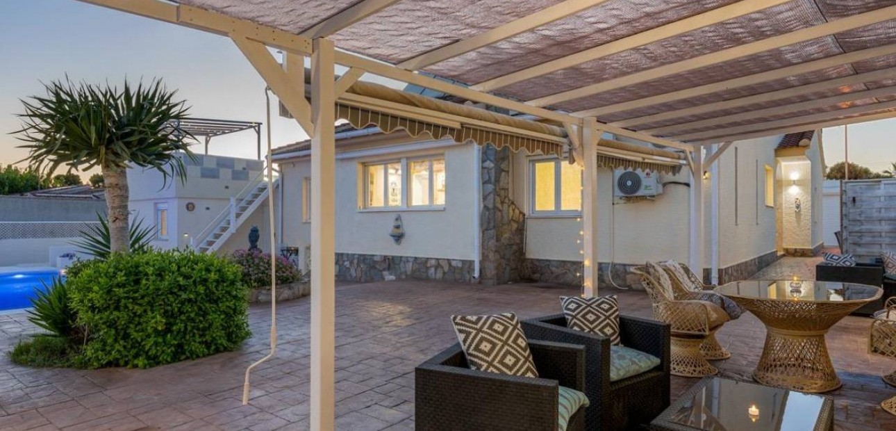 Herverkoop - Villa -
Ciudad Quesada - Costa Blanca