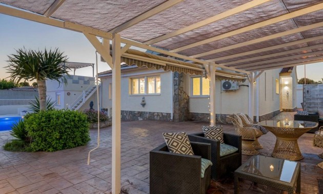 Herverkoop - Villa -
Ciudad Quesada - Costa Blanca