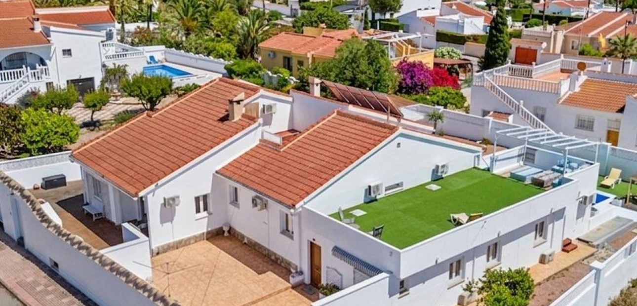 Herverkoop - Villa -
Ciudad Quesada - Costa Blanca