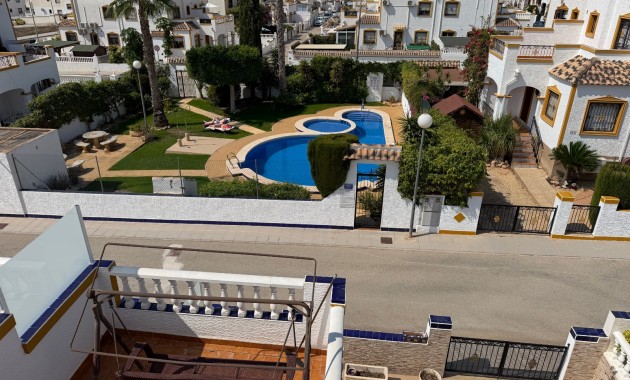 Herverkoop - Herenhuis -
Orihuela - Entre Naranjos Vistabella