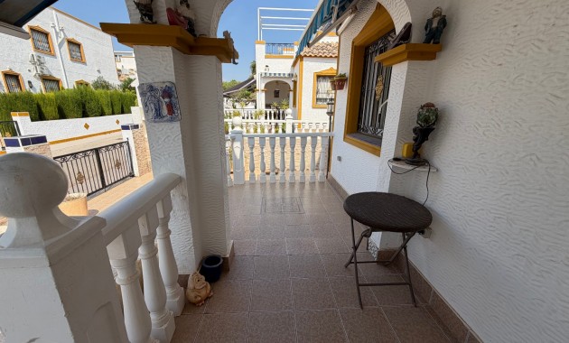 Herverkoop - Herenhuis -
Orihuela - Entre Naranjos Vistabella