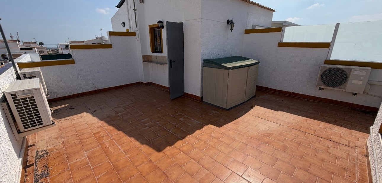 Herverkoop - Herenhuis -
Orihuela - Entre Naranjos Vistabella
