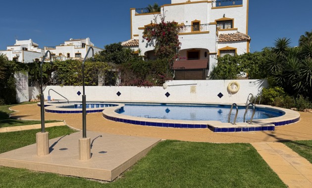 Herverkoop - Herenhuis -
Orihuela - Entre Naranjos Vistabella