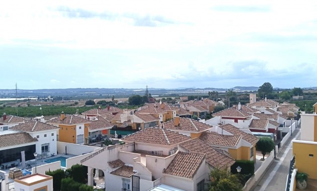 Herverkoop - Appartement / flat -
Los Montesinos - Urbanizacion montesol