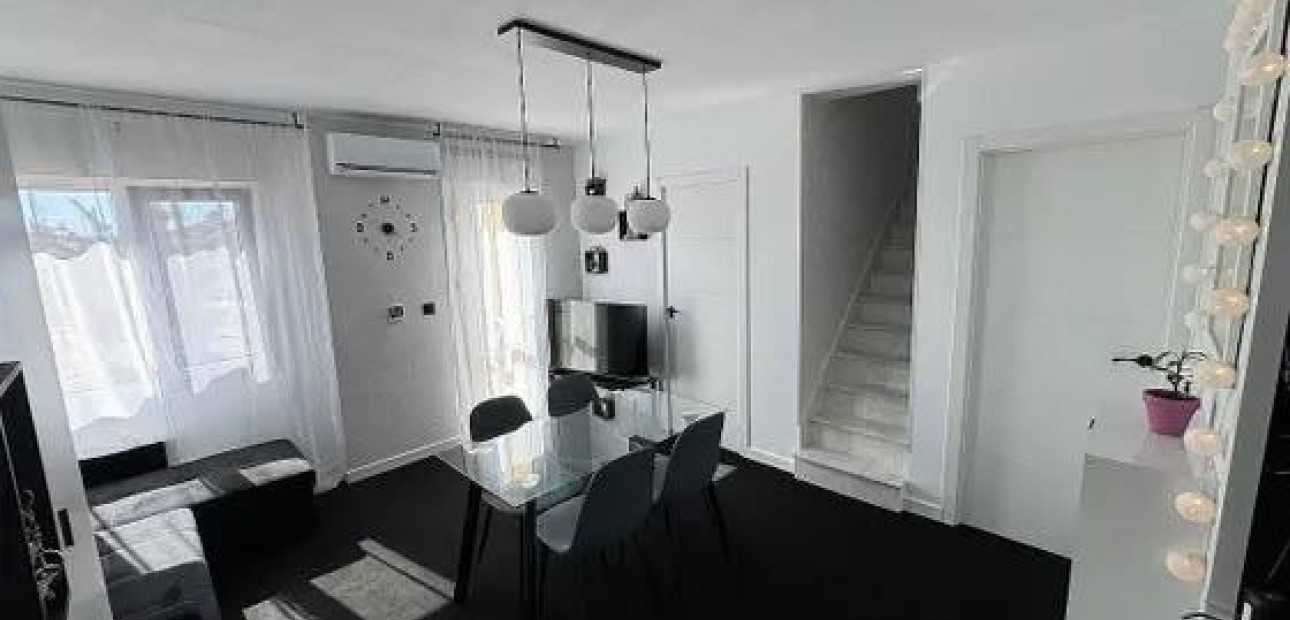 Herverkoop - Terraced house -
Torrevieja - Carrefour