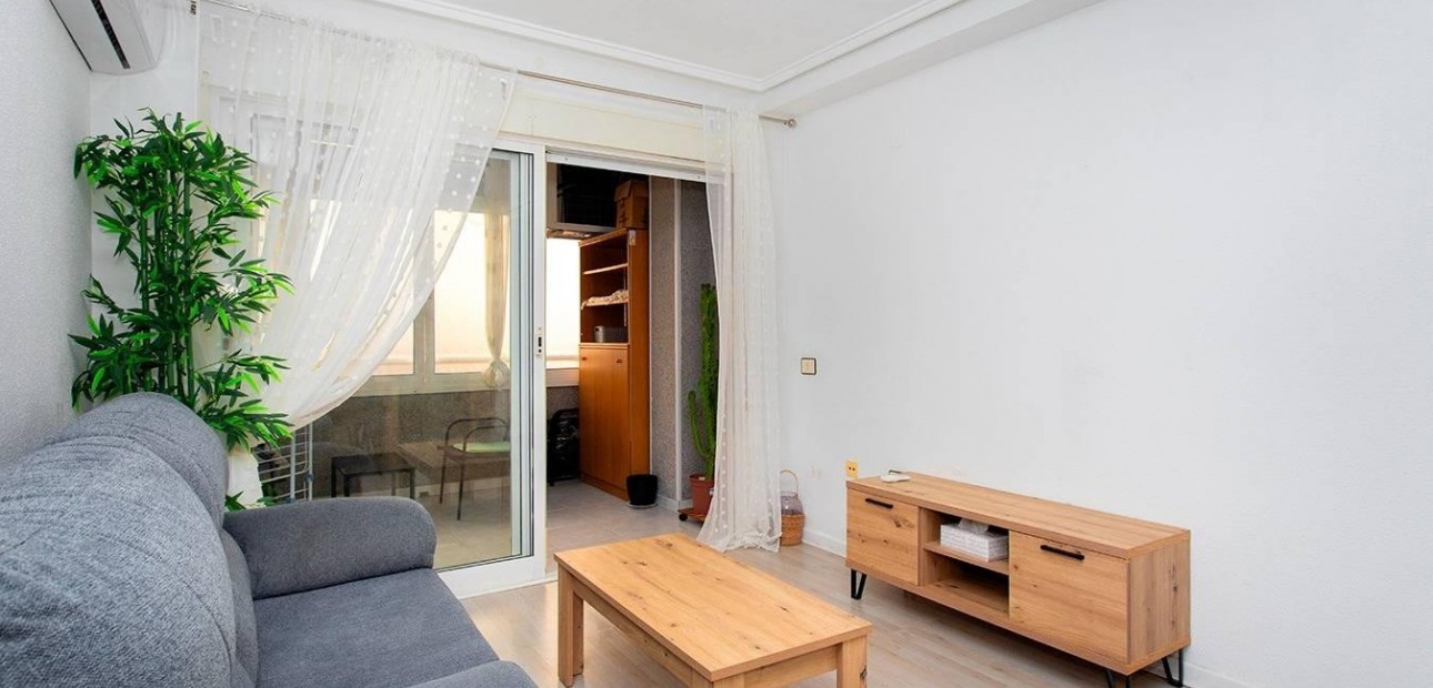 Herverkoop - Appartement / flat -
Torrevieja - Playa del cura