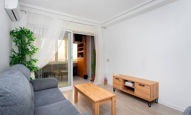 Herverkoop - Appartement / flat -
Torrevieja - Playa del cura