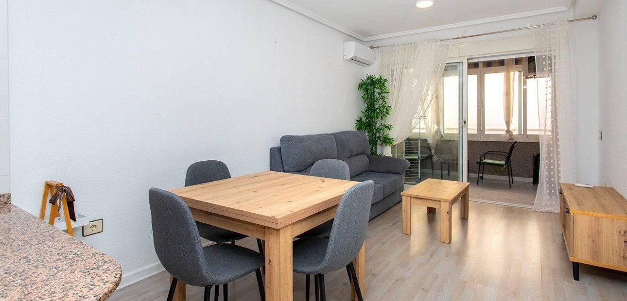 Herverkoop - Appartement / flat -
Torrevieja - Playa del cura