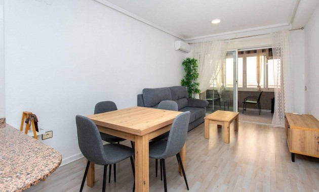 Herverkoop - Appartement / flat -
Torrevieja - Playa del cura