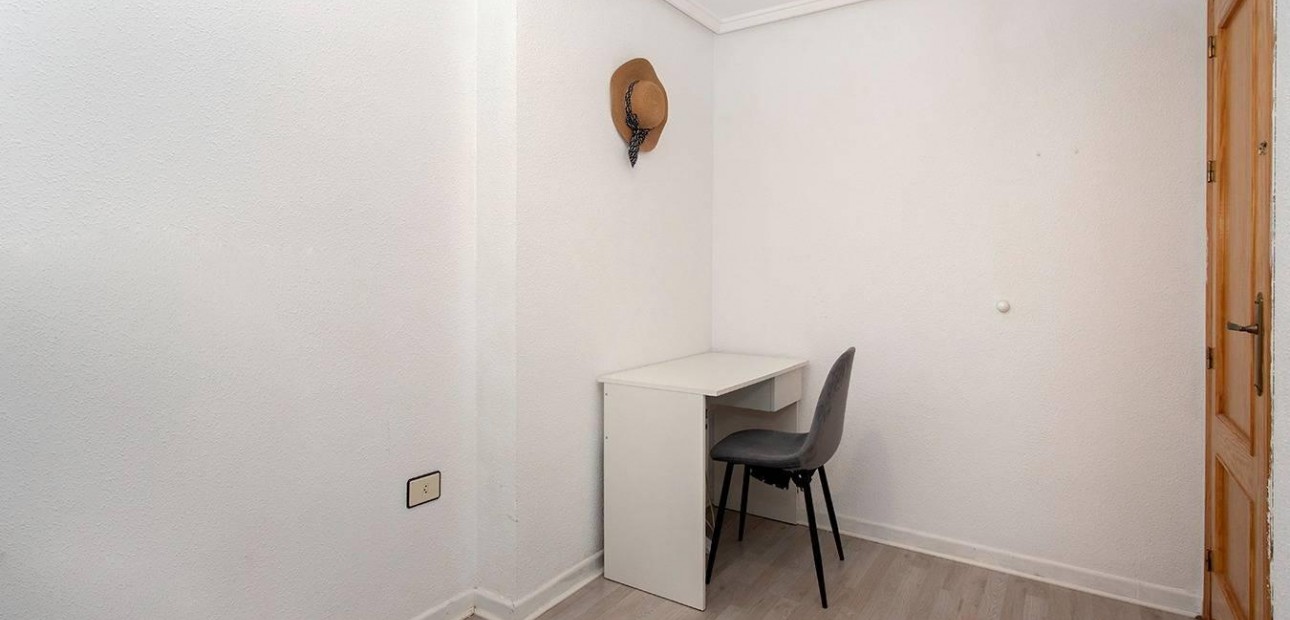 Herverkoop - Appartement / flat -
Torrevieja - Playa del cura