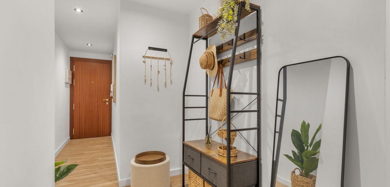 Herverkoop - Appartement / flat -
Torrevieja - Playa del cura