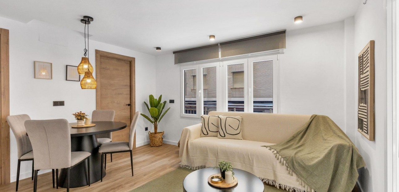 Herverkoop - Appartement / flat -
Torrevieja - Playa del cura