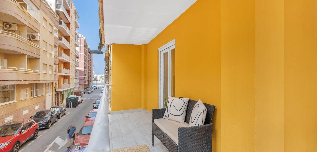 Herverkoop - Appartement / flat -
Torrevieja - Playa del cura