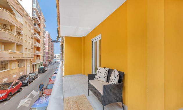 Herverkoop - Appartement / flat -
Torrevieja - Playa del cura