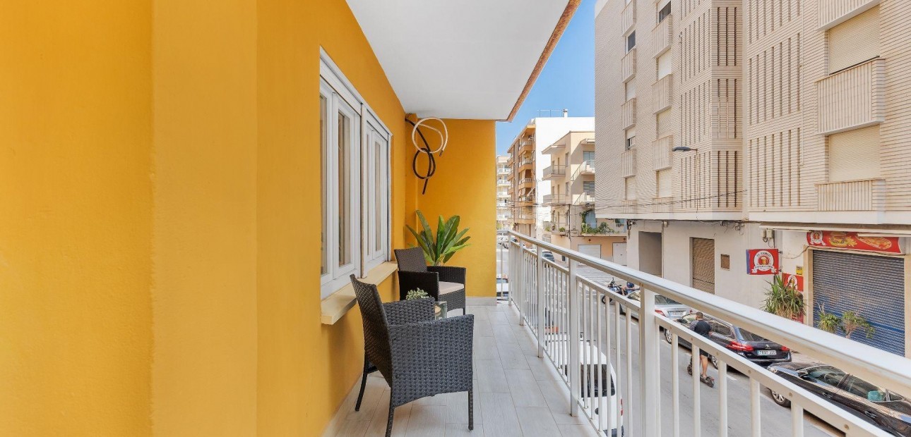 Herverkoop - Appartement / flat -
Torrevieja - Playa del cura
