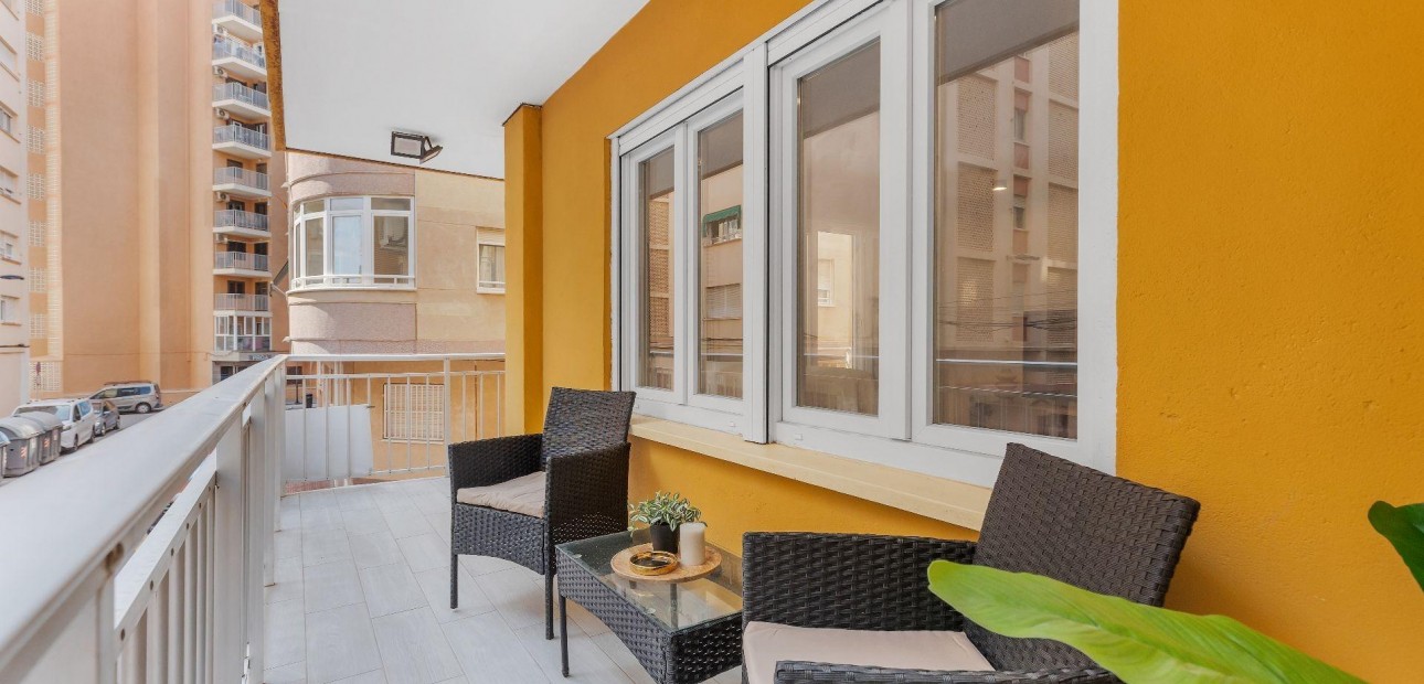 Herverkoop - Appartement / flat -
Torrevieja - Playa del cura