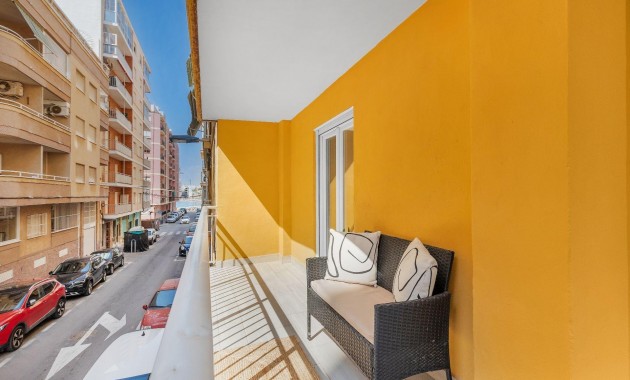 Herverkoop - Appartement / flat -
Torrevieja - Playa del cura
