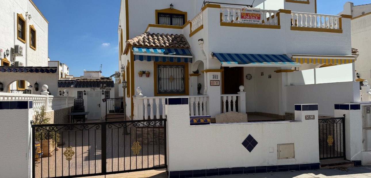 Herverkoop - Herenhuis -
Orihuela - Entre Naranjos Vistabella