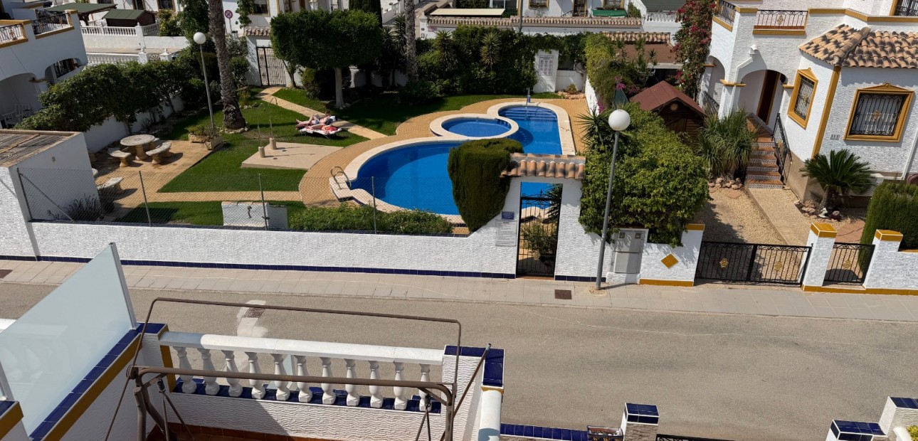 Herverkoop - Herenhuis -
Orihuela - Entre Naranjos Vistabella