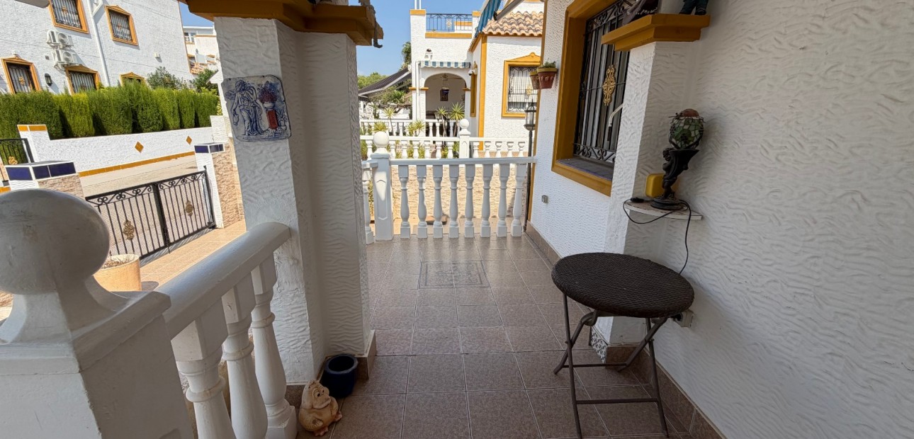 Herverkoop - Herenhuis -
Orihuela - Entre Naranjos Vistabella