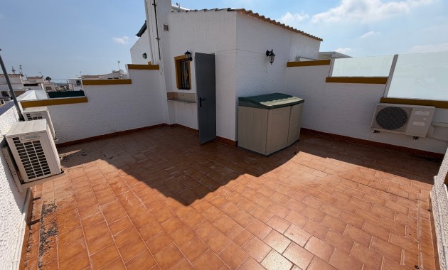 Herverkoop - Herenhuis -
Orihuela - Entre Naranjos Vistabella