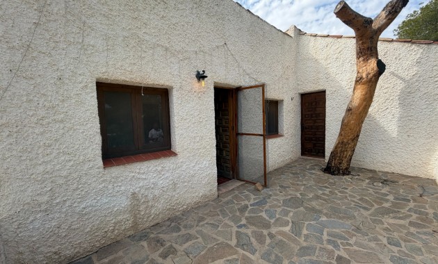 Sale - Country Property/Finca -
Torremendo