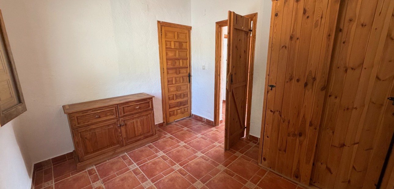 Sale - Country Property/Finca -
Torremendo