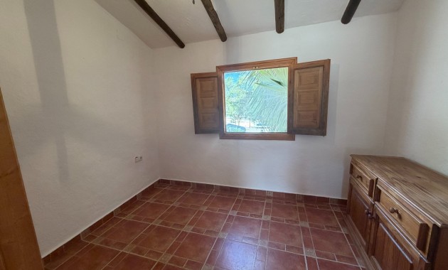 Sale - Country Property/Finca -
Torremendo