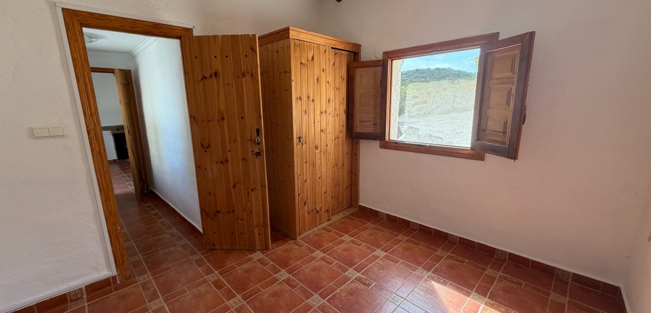 Sale - Country Property/Finca -
Torremendo