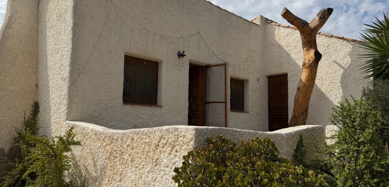 Sale - Country Property/Finca -
Torremendo